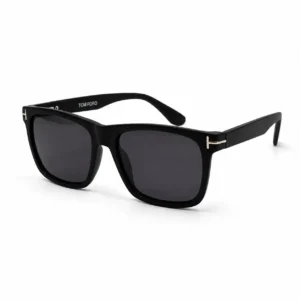 Side profile view of Bilionsun BS-0008 black square sunglasses displaying the UV400 polarized dark lenses and inner frame branding.